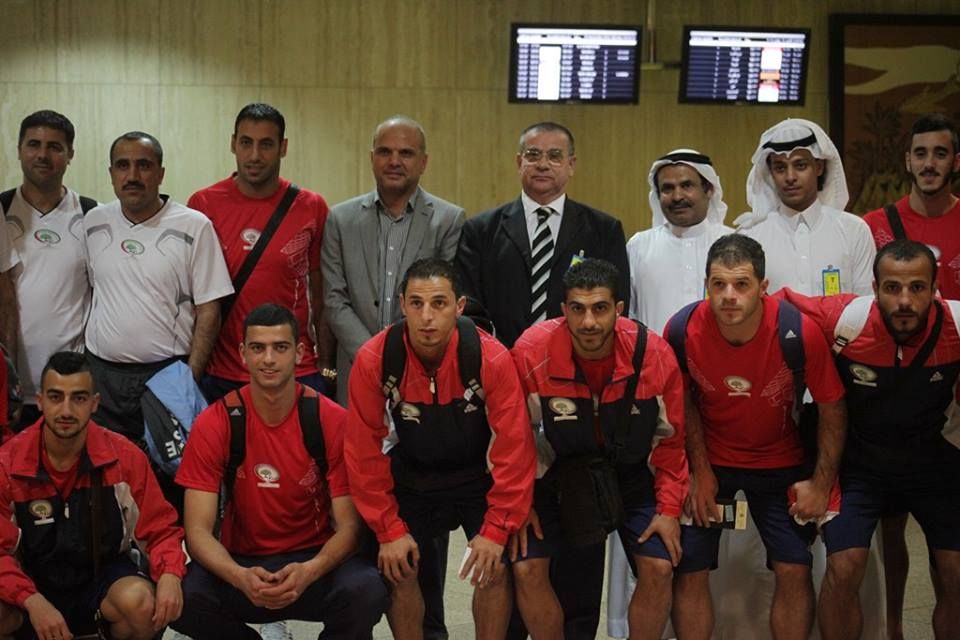 لقطة وصول المنتخب الفلسطيني إلى السعودية 