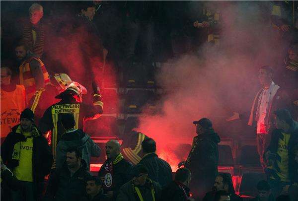 جانب من الاحداث المؤسفة التي صاحبت لقاء دورتموند وجالطة سراي