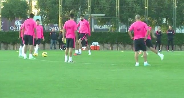 pique-alves-comparten-enemigos-segun-central-azulgrana-1415385107213