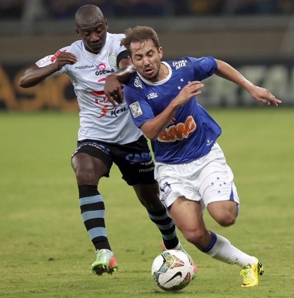 روبيرو مهاجم كروزيرو 