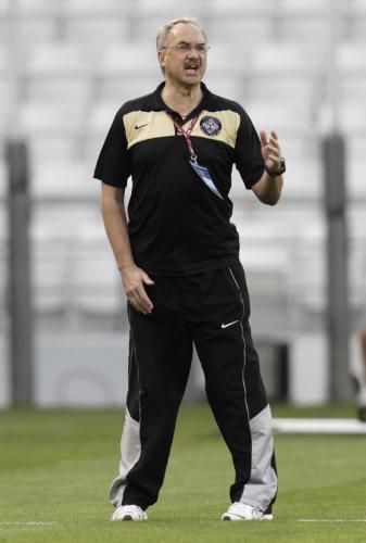 2012-04-23t174216z_01_qat16_rtridsp_3_soccer_reuters