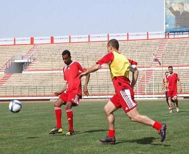 جانب من تدريب لاعبين شباب الاردن وصراع على الكرة بين شحدة وحمدي