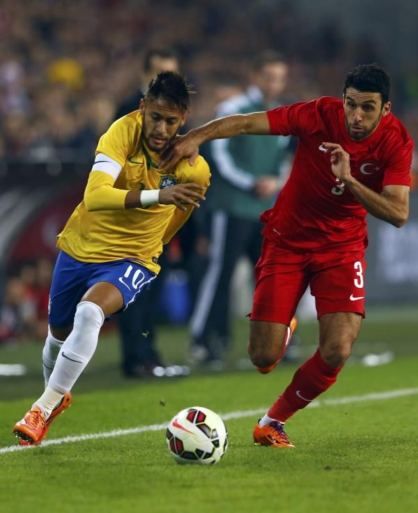 2014-11-12t185527z_852184555_lr1eabc1gk41u_rtrmadp_3_soccer-friendly_reuters