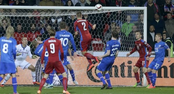 2014-11-16t204217z_1860909674_lr1eabg1li7da_rtrmadp_3_soccer-euro_reuters