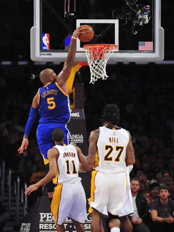 2014-11-17t052616z_2128554659_nocid_rtrmadp_3_nba-golden-state-warriors-at-los-angeles-lakers_reuters