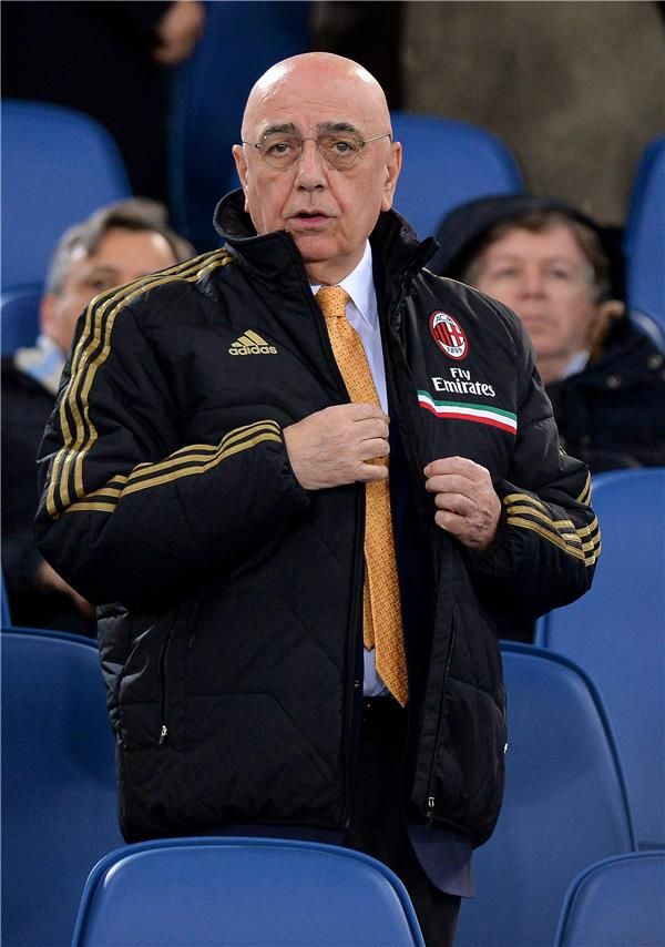  ادريانو جالياني 