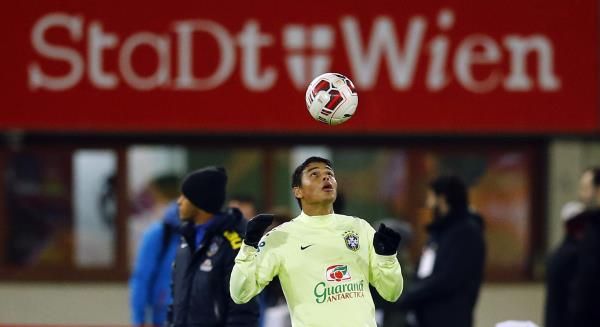 2014-11-17t171234z_744631681_gm1eabi038v01_rtrmadp_3_soccer-friendly_reuters