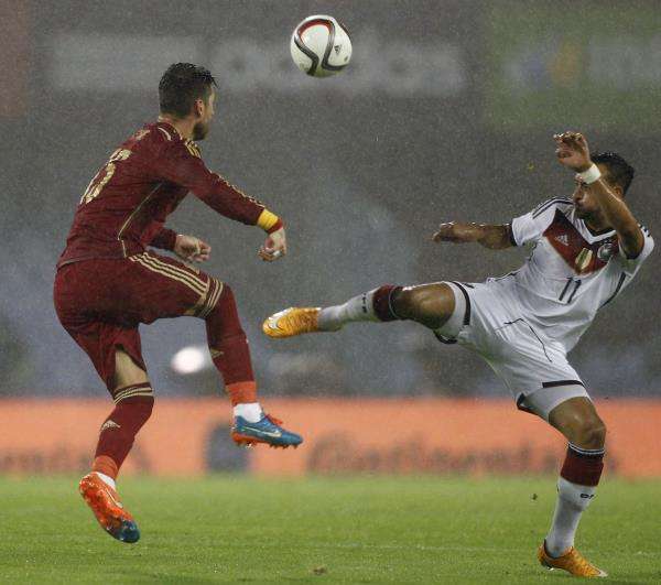 2014-11-18t205920z_492425284_gm1eabj0dst01_rtrmadp_3_soccer-friendly_reuters
