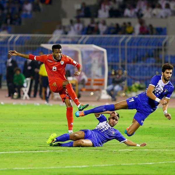 من مباراة عُمان والكويت