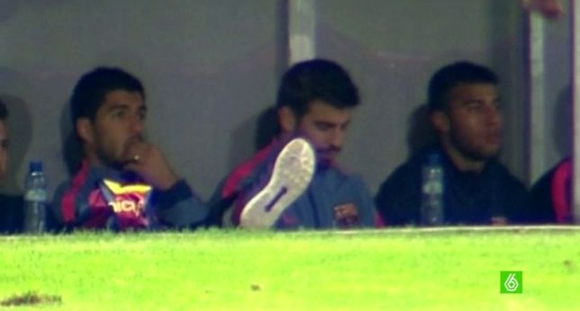 بيكيه على مقاعد بدلاء برشلونة