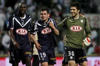 فرحة دوكاس وزملاءه بالفوز