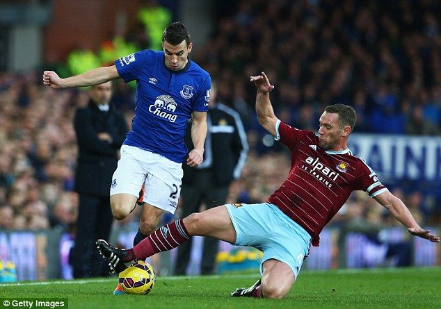 شيموس كولمان  (يسار)