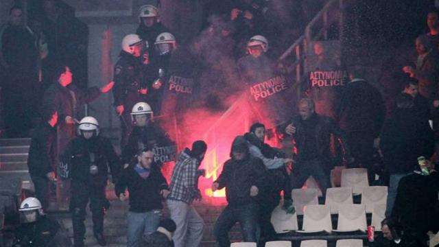 من أحداث الشغب في الدوري اليوناني