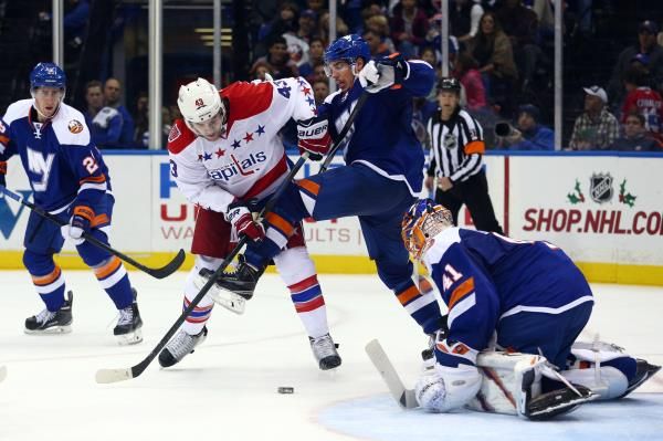 2014-11-27t031729z_1409506609_nocid_rtrmadp_3_nhl-washington-capitals-at-new-york-islanders_reuters