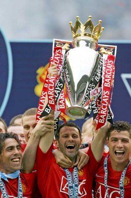 جيجز يرفع كاس الدوري للمرة العاشرة