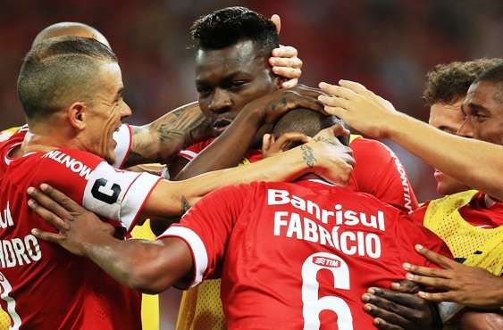 فرحة لاعبي إنترناسيونال بالفوز