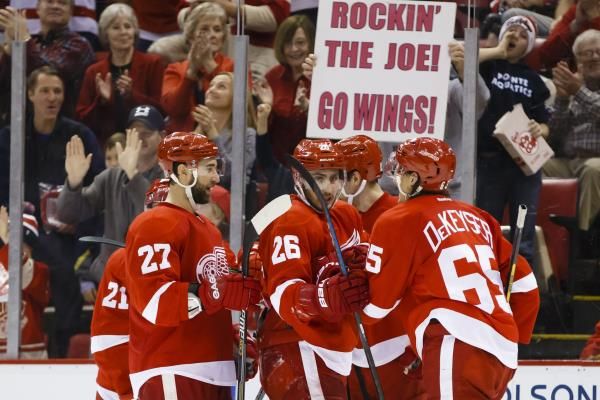 2014-11-30t224422z_313311998_nocid_rtrmadp_3_nhl-vancouver-canucks-at-detroit-red-wings_reuters