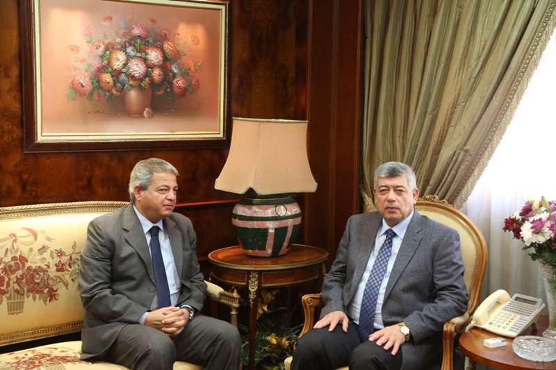 خالد عبد العزيز مع وزير الداخلية