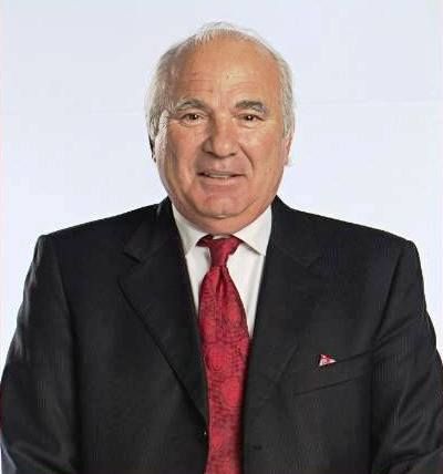 طاهر الشيخ ، عضو مجلس إدارة النادي الأهلي 