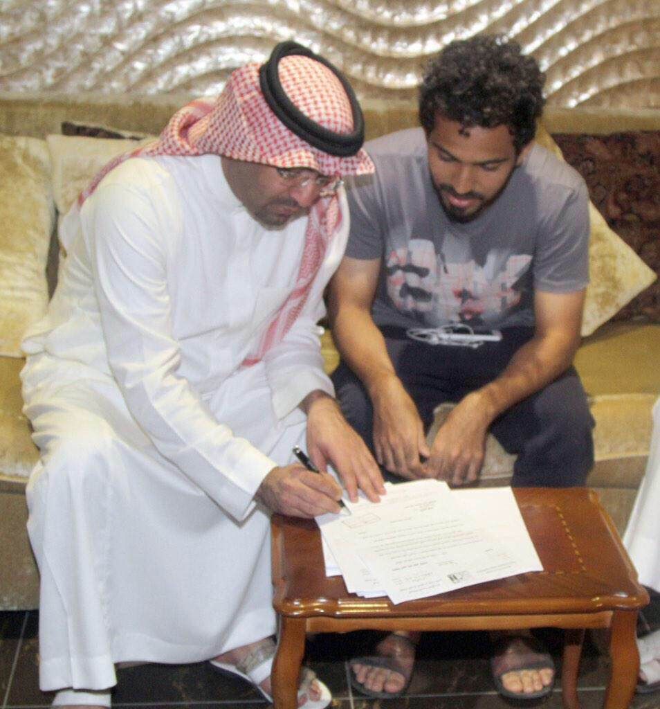 دغريري لحظة التوقيع 