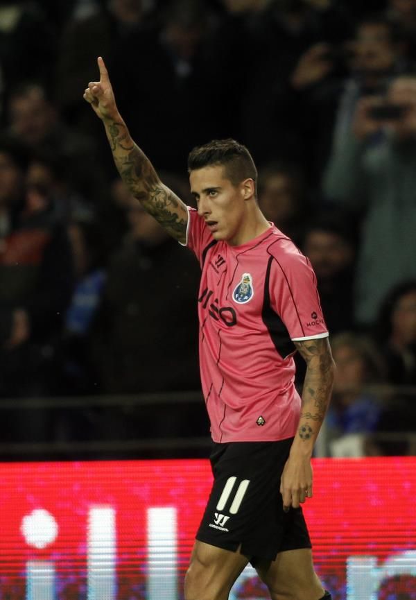2014-11-30t213733z_2082923163_gm1eac10fkm01_rtrmadp_3_soccer-portugal_reuters