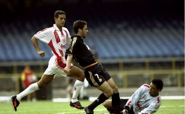 ريال مدريد ونيكاكسا 2000