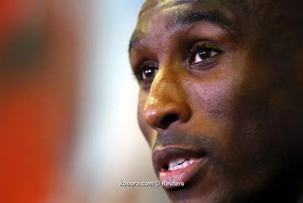 ?i=reuters%2f2013-10-21%2f2013-10-21t115829z_2065965685_gm1e9al1j2i01_rtrmadp_3_soccer-england-campbell_reuters