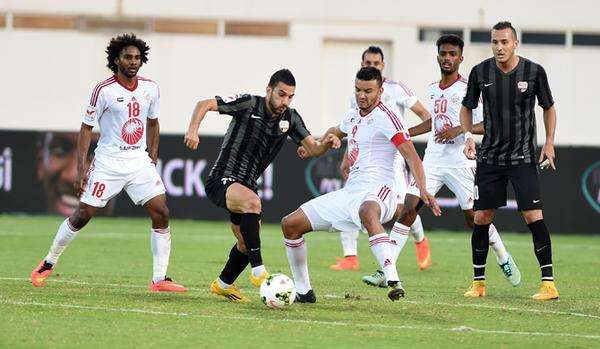 جانب من مباراة الفريقين