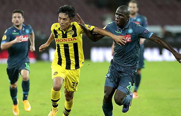 الياباني يويا كوبو (يسار)