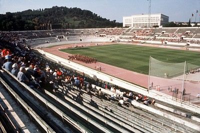 الإستاد الأولمبي في روما حيث لعبت مباراة الإفتتاح عام 1980 بين ألمانيا والتشيك