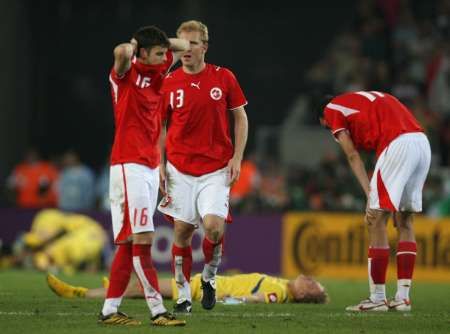 السويسريون في صدمة خسارتهم في الضربات<br> الترجيحية أمام أوكرانيا في كأس العالم 2006