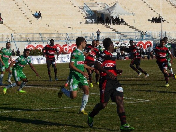 من مباراة اليوم في الدوري التونسي بين مستقبل قابس والملعب القابسي