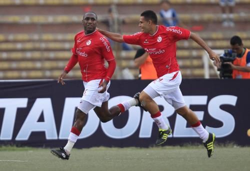 2012-03-15t233625z_01_lim202_rtridsp_3_soccer-latam-libertadores_reuters
