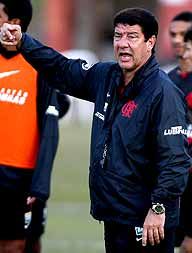 المدرب البرازيلي جويل سانتانا 