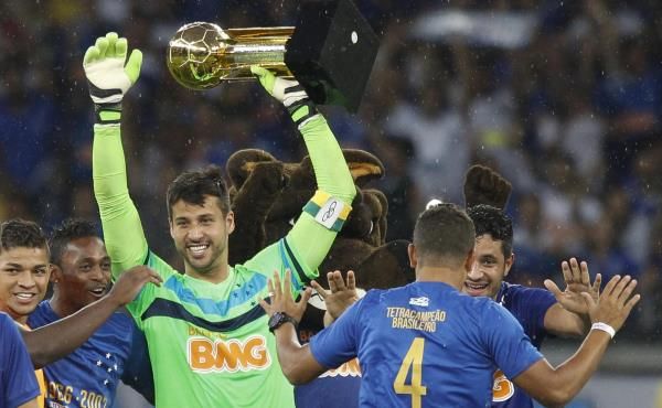 2014-11-23t214946z_460360490_gm1eabo0g4s01_rtrmadp_3_brazil-soccer_reuters