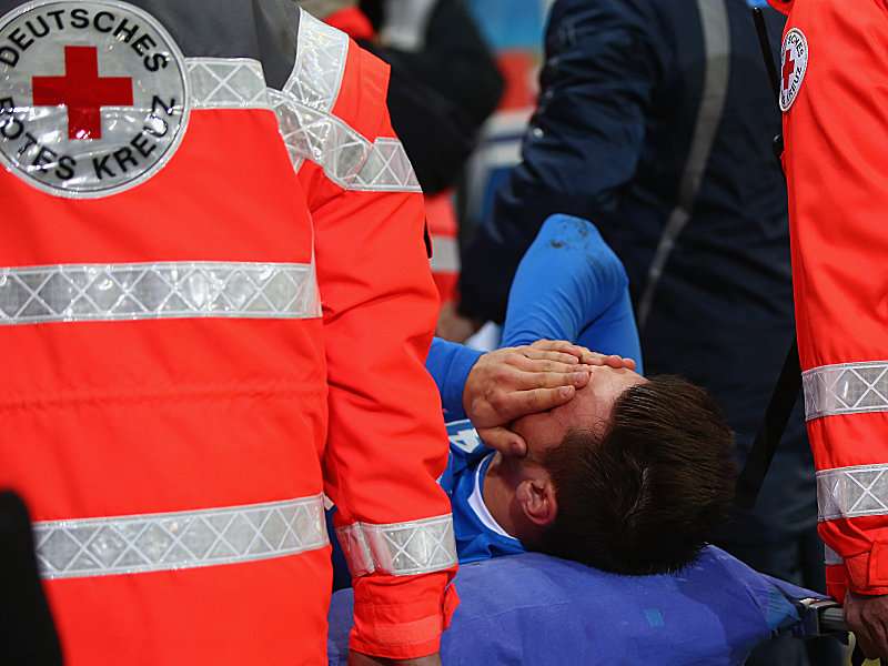 شول محمولا بعد التحام قوي مع سيفيروفيتش