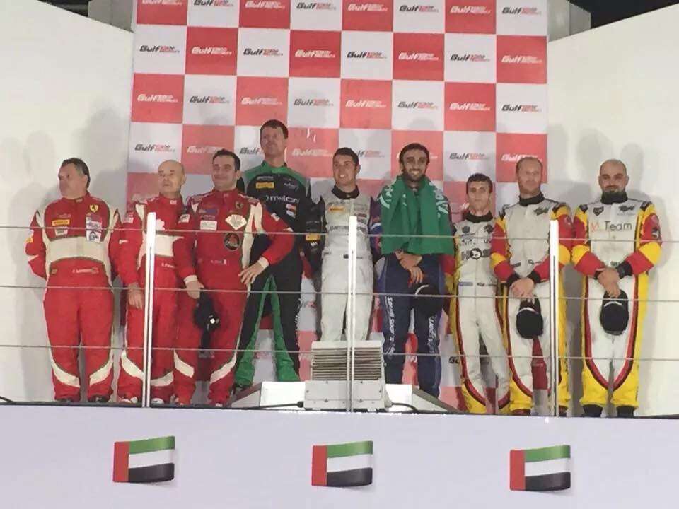 الأمير عبدالعزيز الفيصل ومحمد جاوا أثناء التتويج. 