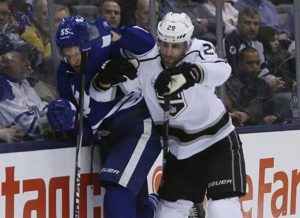 2014-12-15t013802z_406889382_nocid_rtrmadp_3_nhl-los-angeles-kings-at-toronto-maple-leafs_reuters