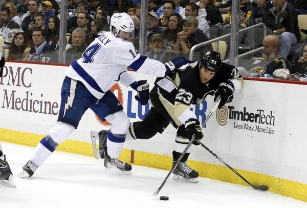 2014-12-16t025153z_710252672_nocid_rtrmadp_3_nhl-tampa-bay-lightning-at-pittsburgh-penguins_reuters