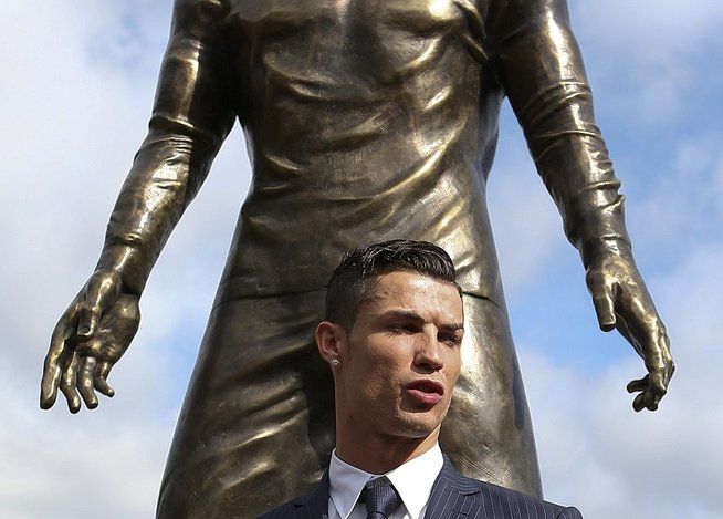 asi-cristiano-ronaldo-inaugura_pEWDlHy.jpg.654x469_q85_crop-smart