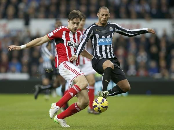 2014-12-21t145350z_1330093872_lr1eacl15dga3_rtrmadp_3_soccer-england_reuters