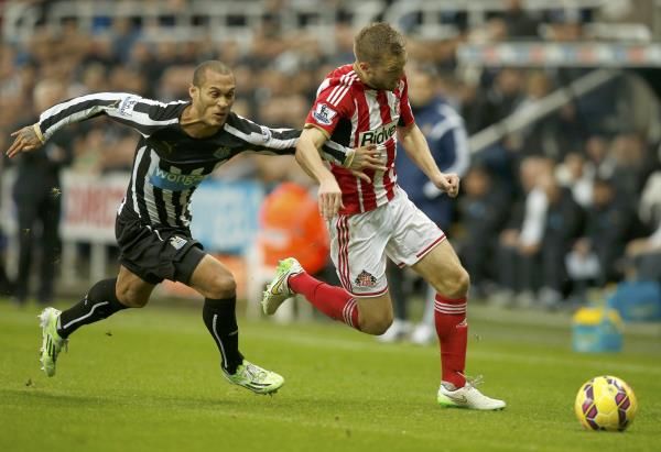 2014-12-21t135920z_1728091309_lr1eacl12ul9s_rtrmadp_3_soccer-england_reuters