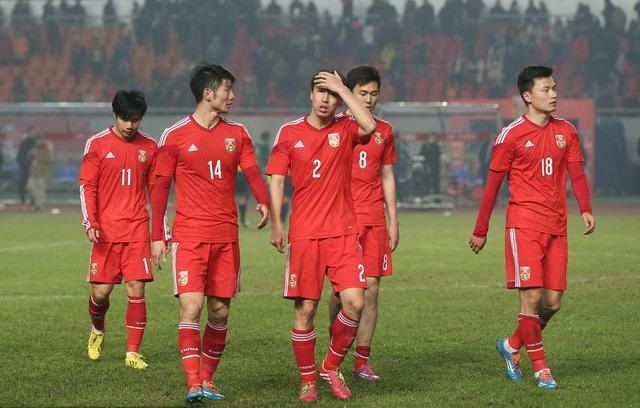 لاعبو منتخب الصين بعد نهاية ودية فلسطين بالتعادل السلبي