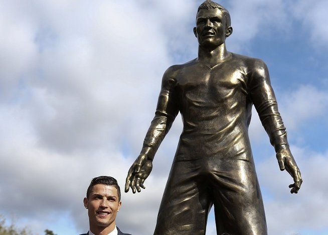 asi-cristiano-ronaldo-inaugura_s8sxohc.jpg.654x469_q85_crop-smart