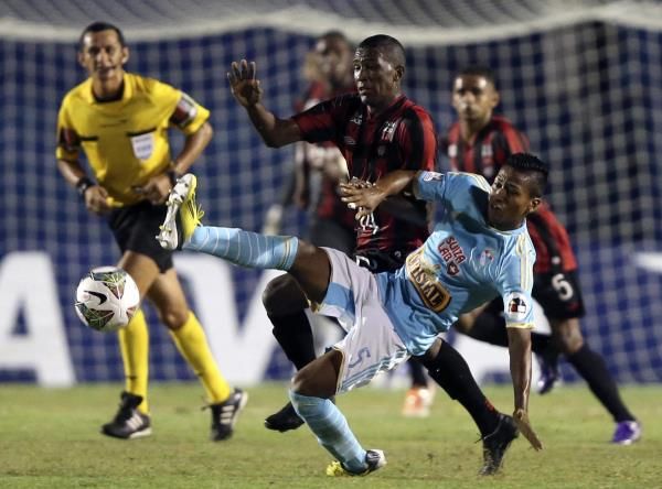 2014-02-06t010731z_1756422308_gm1ea260p8v01_rtrmadp_3_soccer-libertadores_reuters