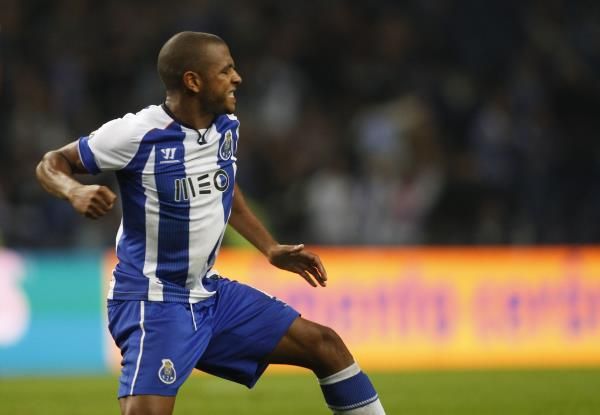 2014-11-01t215056z_673747269_gm1eab20g6o01_rtrmadp_3_soccer-portugal_reuters