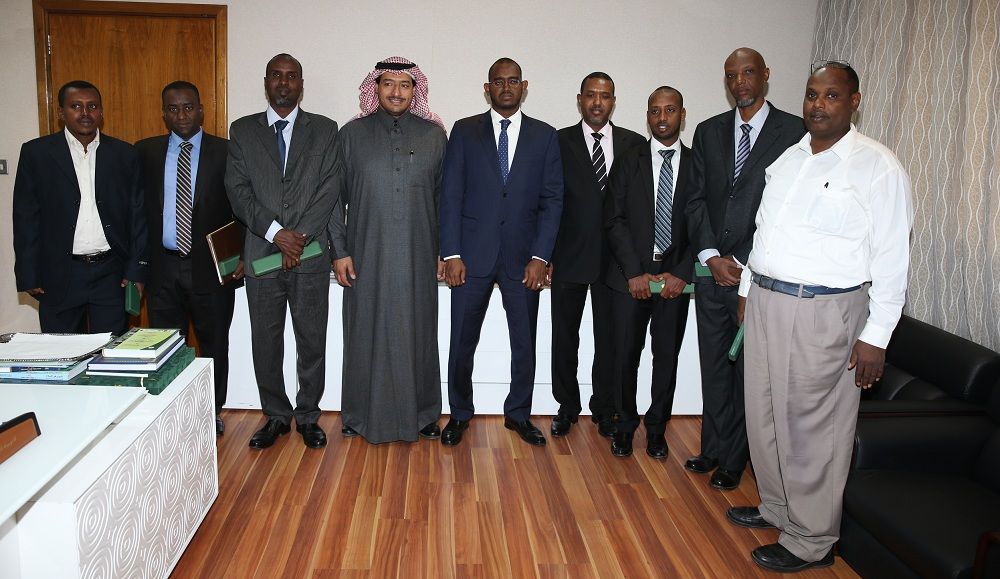 صورة جماعية للوفد الجيبوتي مع المسحل