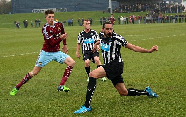 2438B70E00000578-2883540-image-a-83_1419259230491