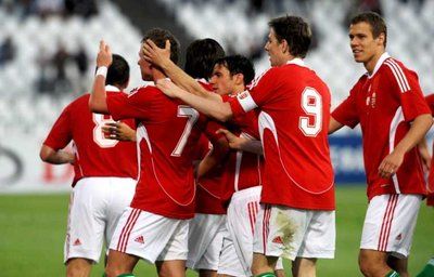 فرحة مجرية باحد الاهداف 