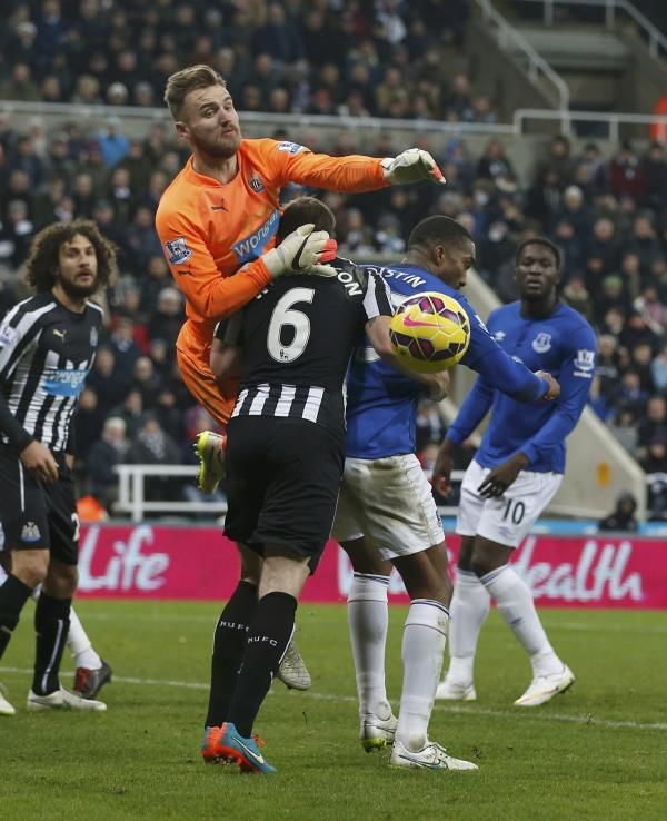 2014-12-28t180538z_1538008780_lr1eacs1e93zf_rtrmadp_3_soccer-england_reuters